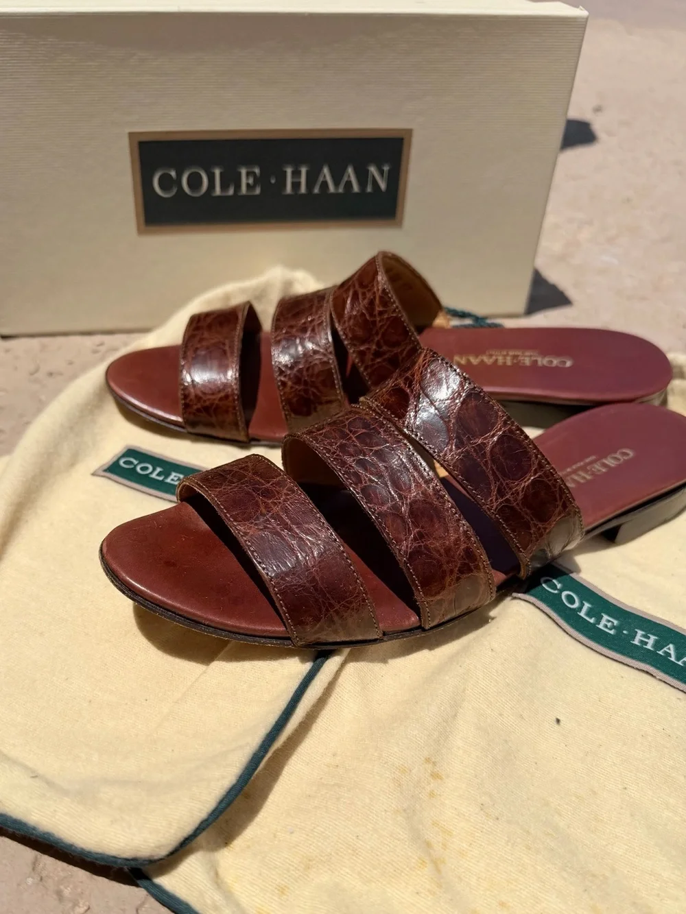 Cole Haan Melina Brown Croc Embossed Leather Sandals Size 8AA Made in Italy